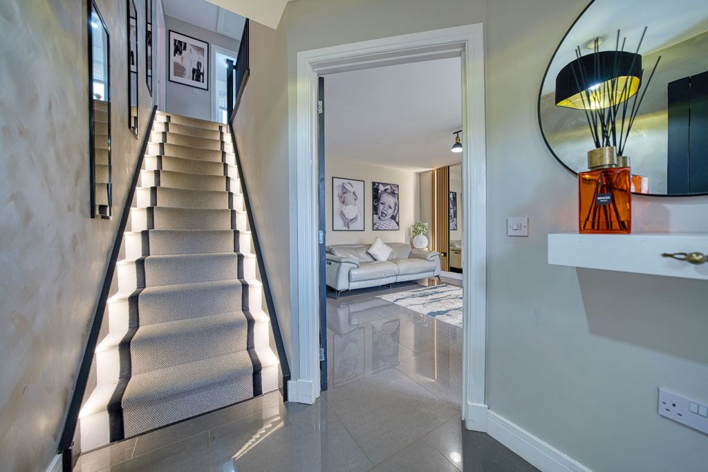 Property photo 2 of 41