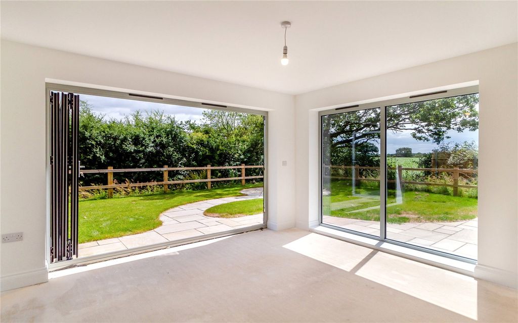 Property photo 2 of 17 Picture No. 04
