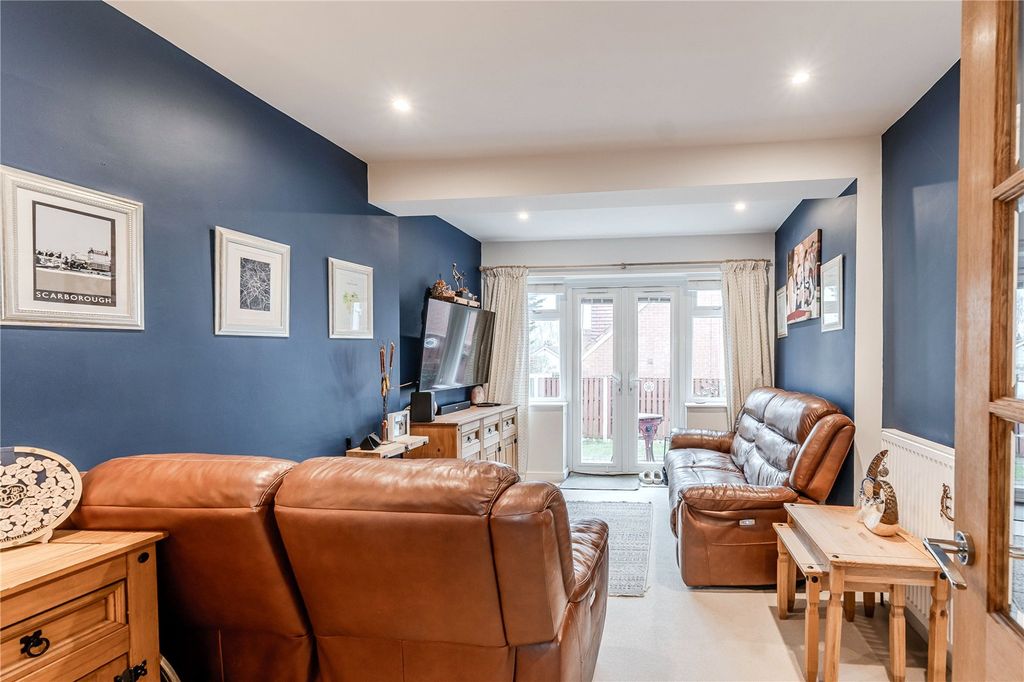 Property photo 2 of 17 Picture No. 29