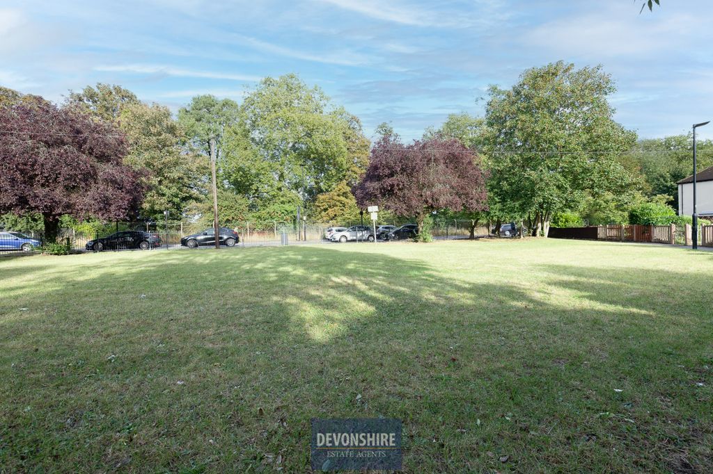 Property photo 2 of 11