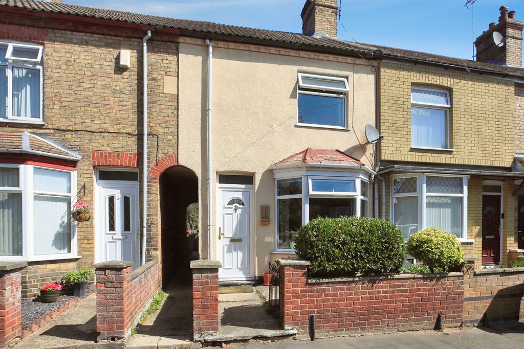 Property photo 1 of 8