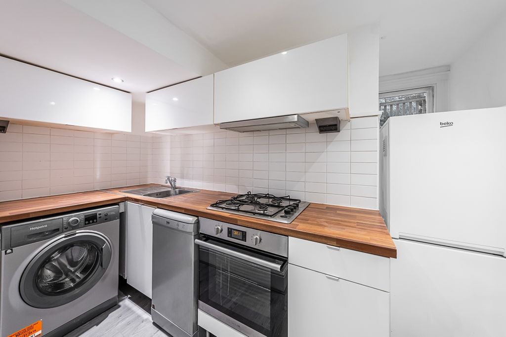 Property photo 3 of 13 Flat-4-68-Culverd...