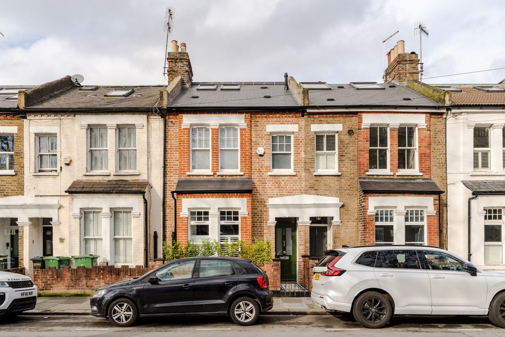 Property photo 2 of 25 327546 - 124 St Dunstans Road-43.Jpeg