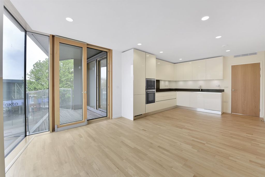 Property photo 1 of 8 Photo 08