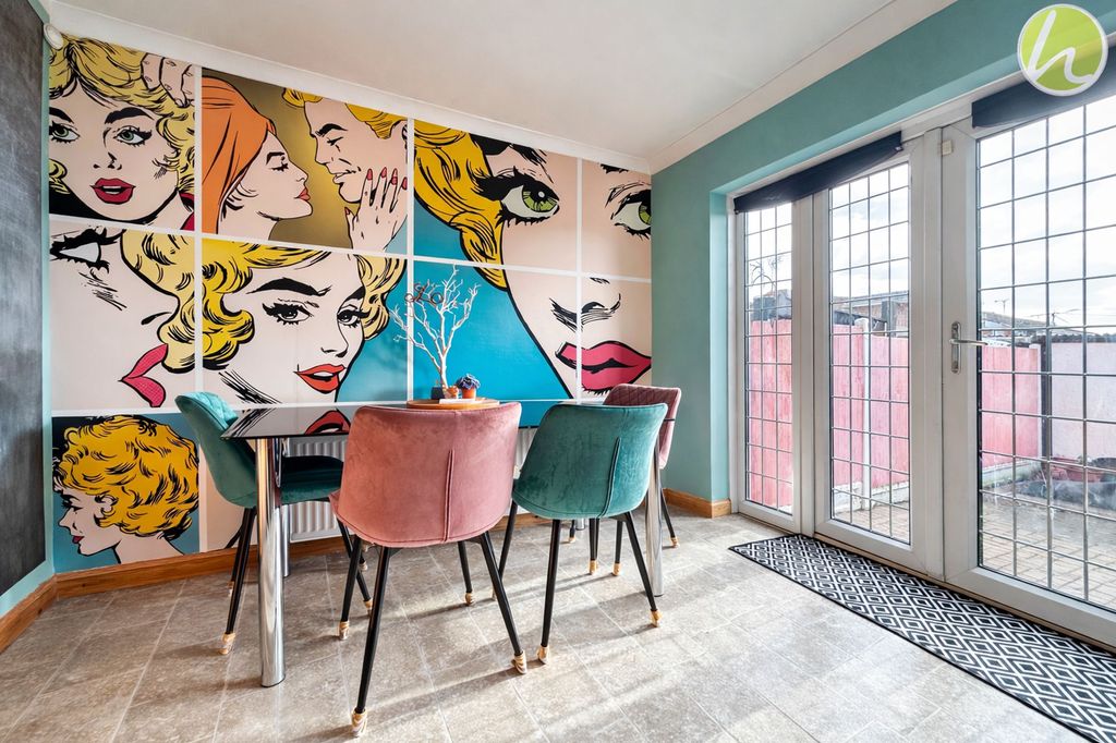 Property photo 2 of 25