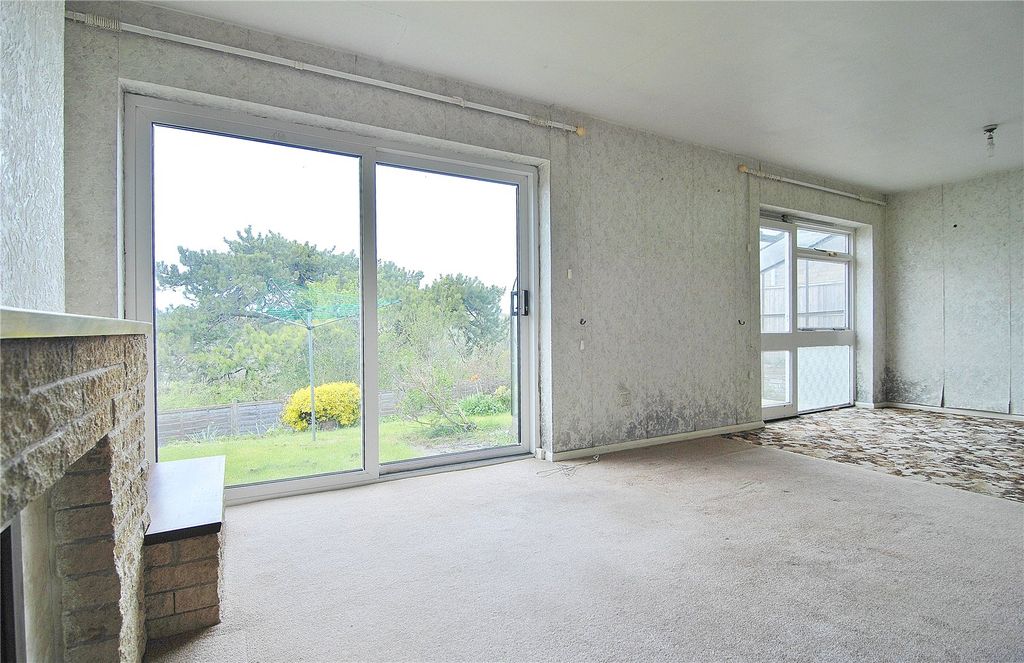 Property photo 3 of 14 Picture No. 12