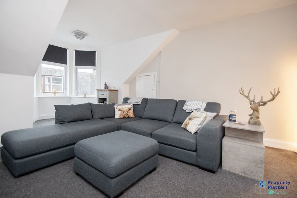 Property photo 2 of 15 Lounge