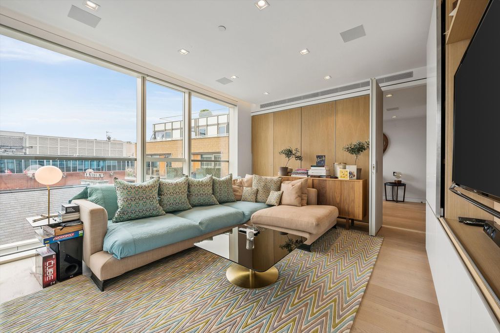 Property photo 2 of 23 Image