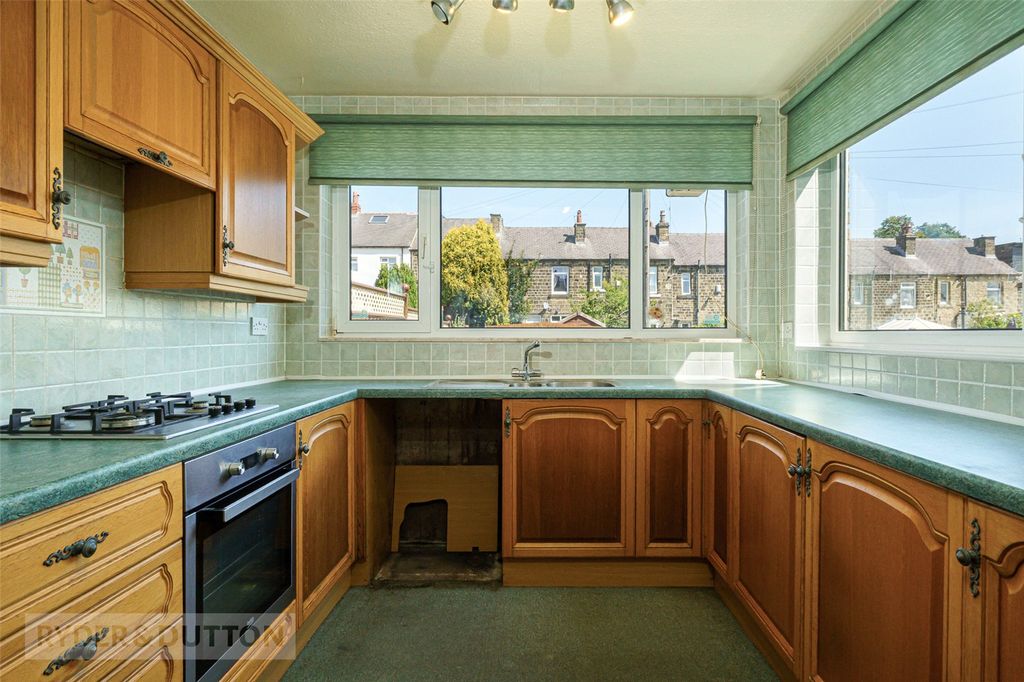 Property photo 2 of 17 Kitchen