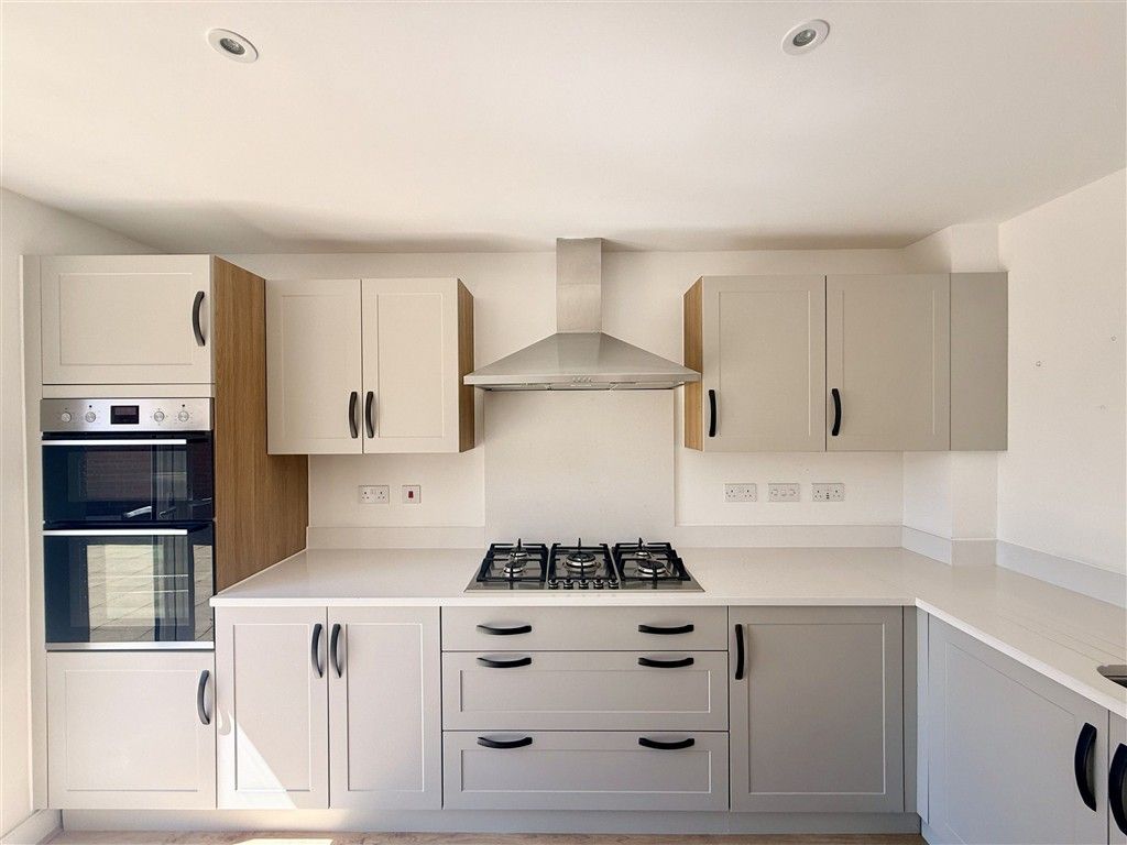Property photo 2 of 15 Kitchen