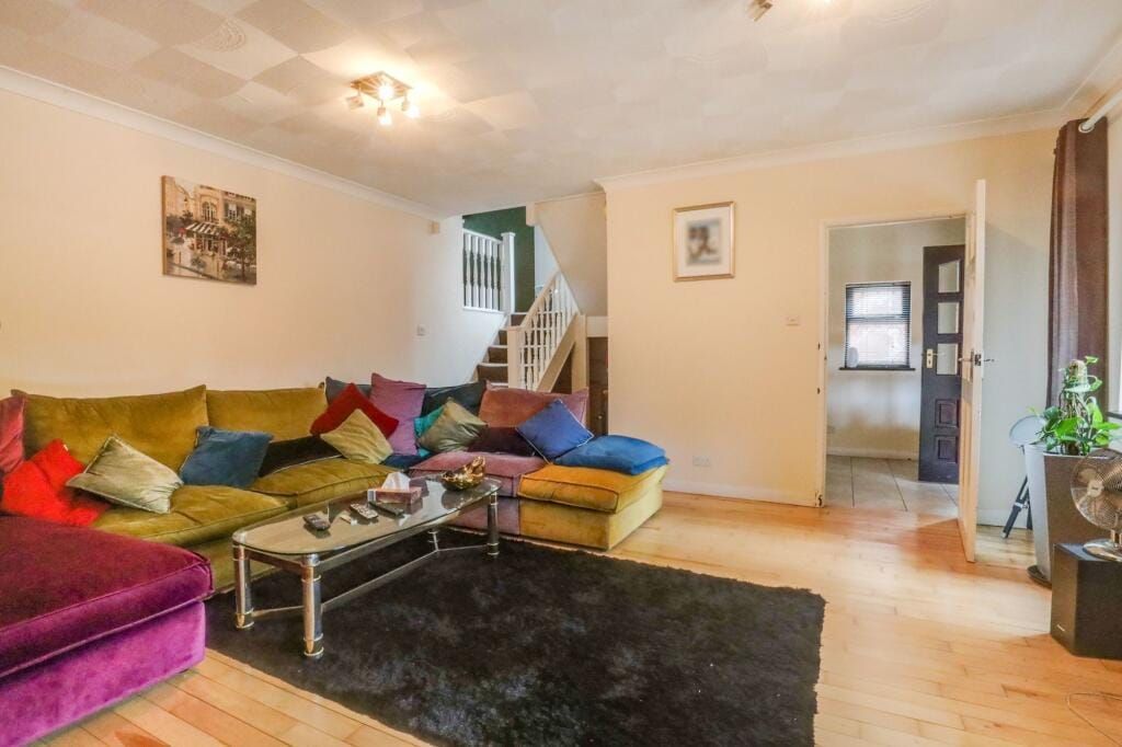 Property photo 3 of 27