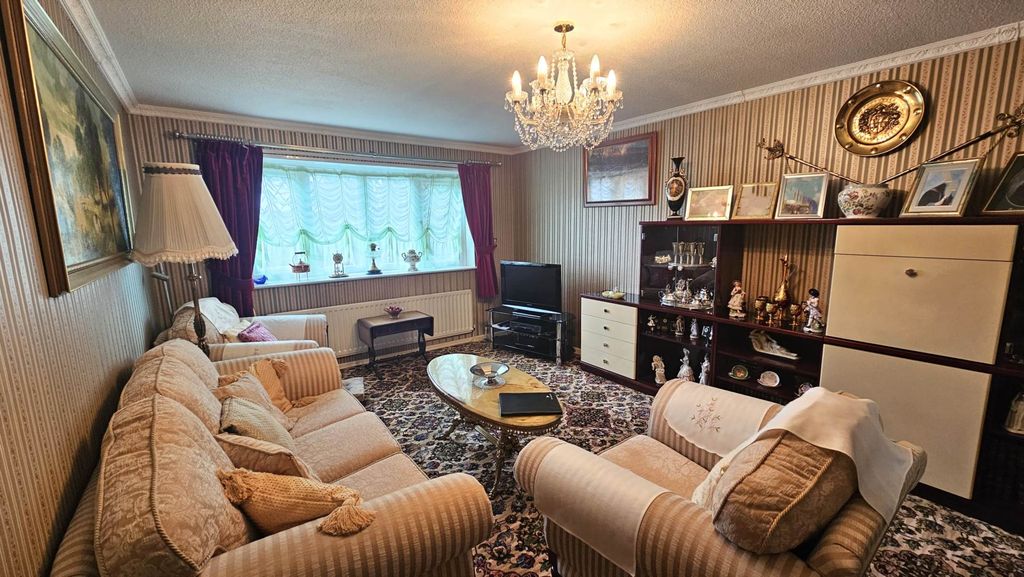 Property photo 3 of 26