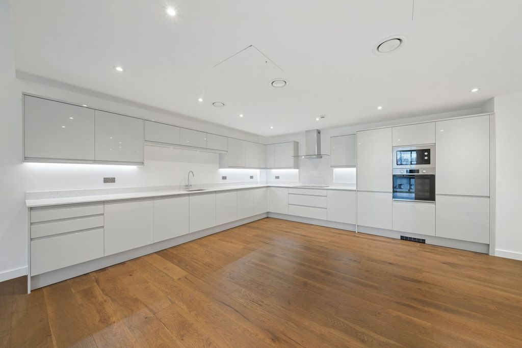 Property photo 3 of 4