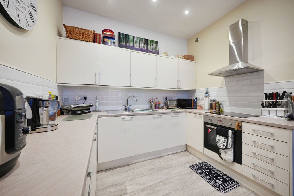 Property photo 3 of 13 Kitchen