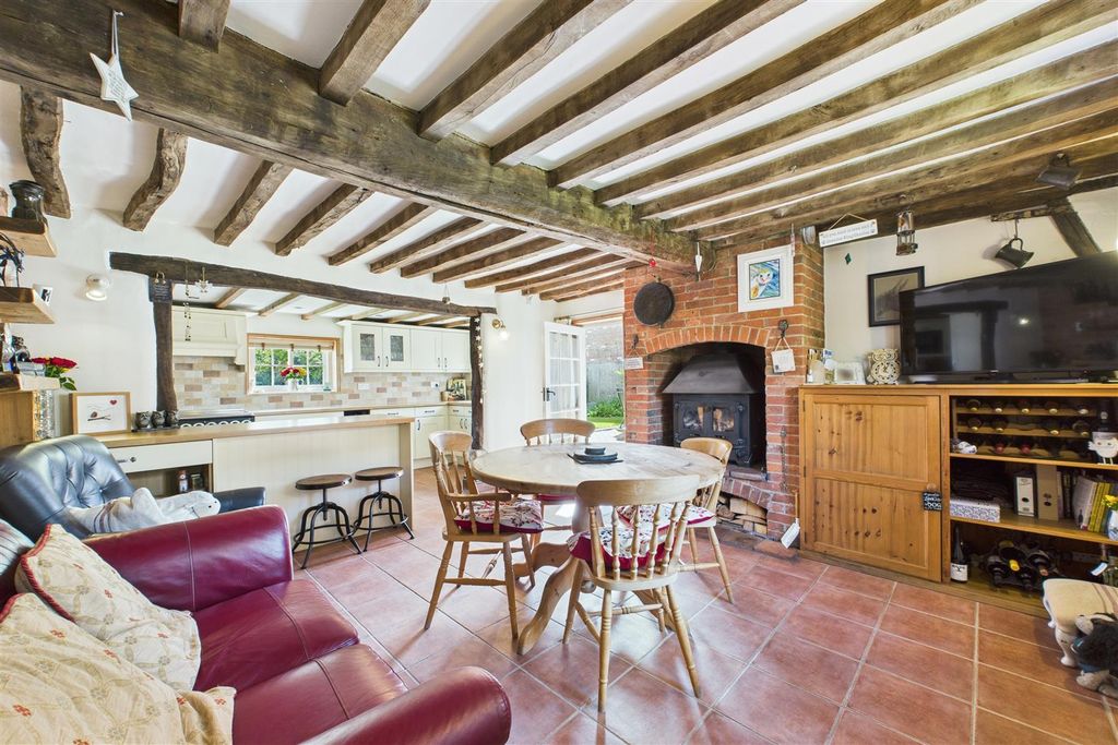 Property photo 2 of 26 Dining Area