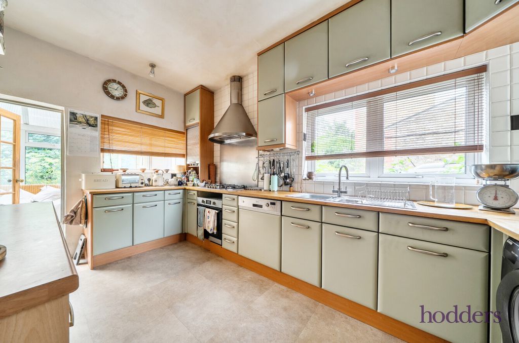 Property photo 2 of 40 9Fa93608-c785-404...