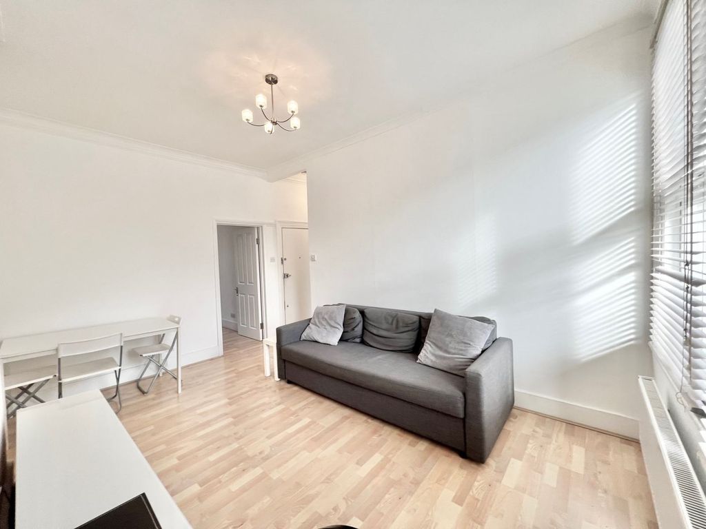 Property photo 3 of 10 Gallery