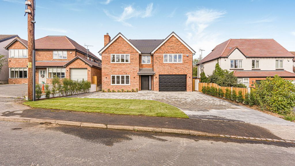 Property photo 1 of 37