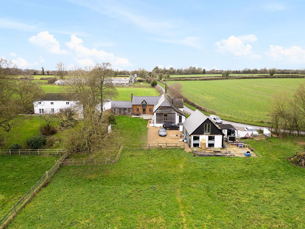 Property photo 2 of 35