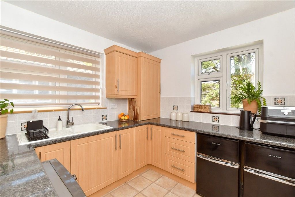 Property photo 2 of 9 Kitchen