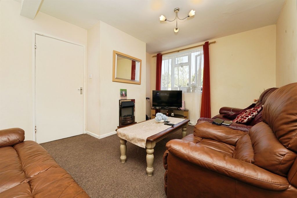 Property photo 3 of 13
