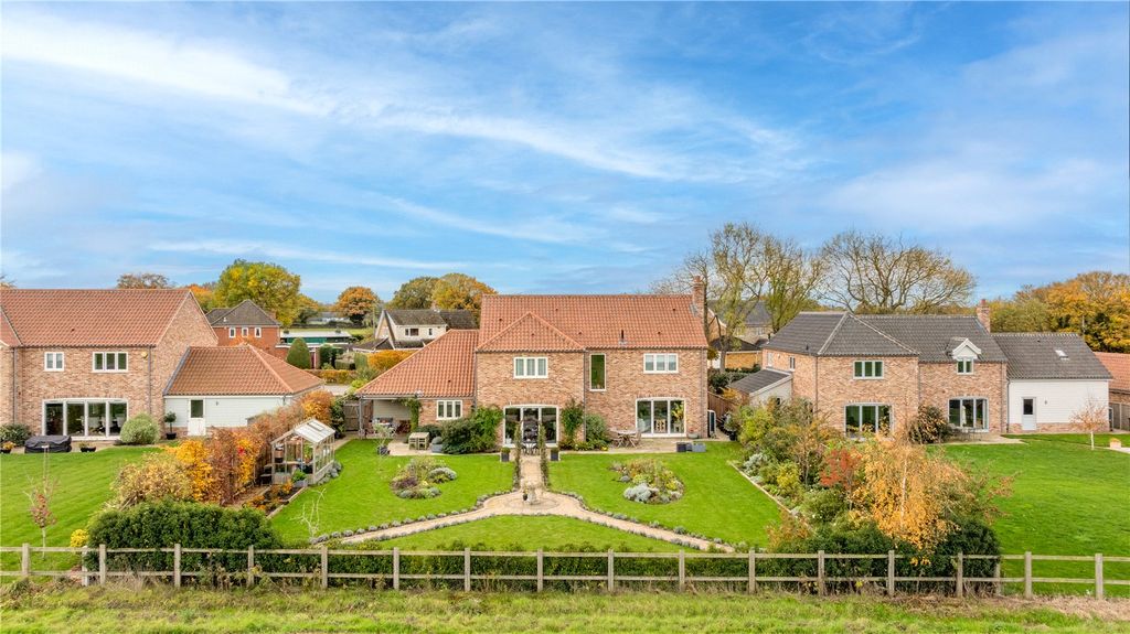 Property photo 3 of 37 Picture No. 46