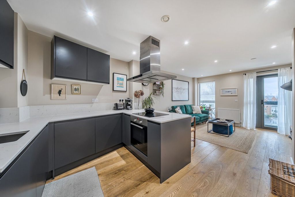 Property photo 1 of 17 Picture No. 13