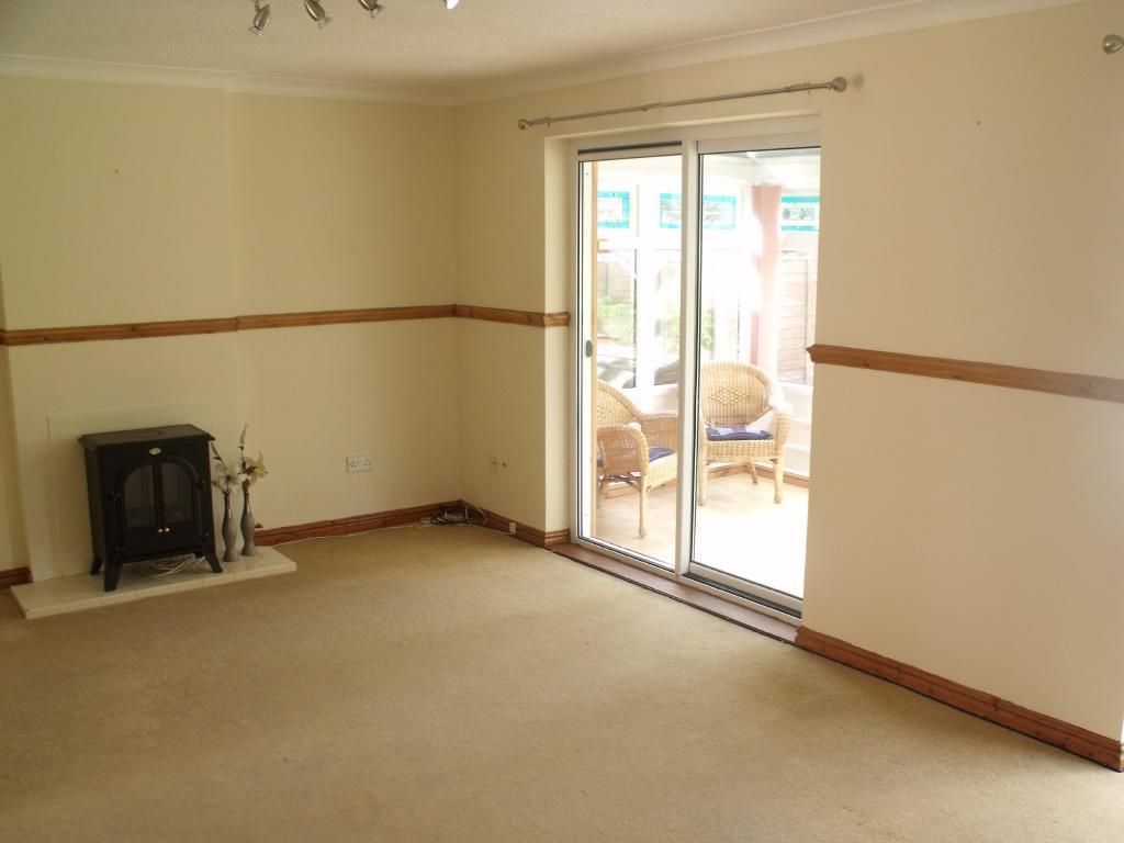 Property photo 3 of 9 Living Room