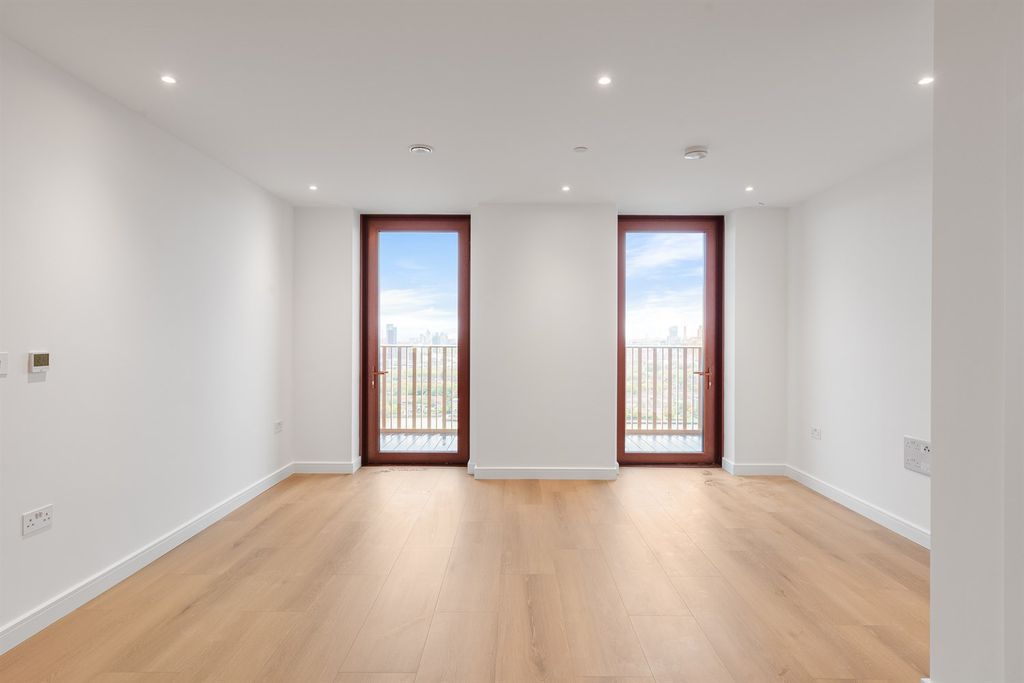 Property photo 1 of 14 (Main)