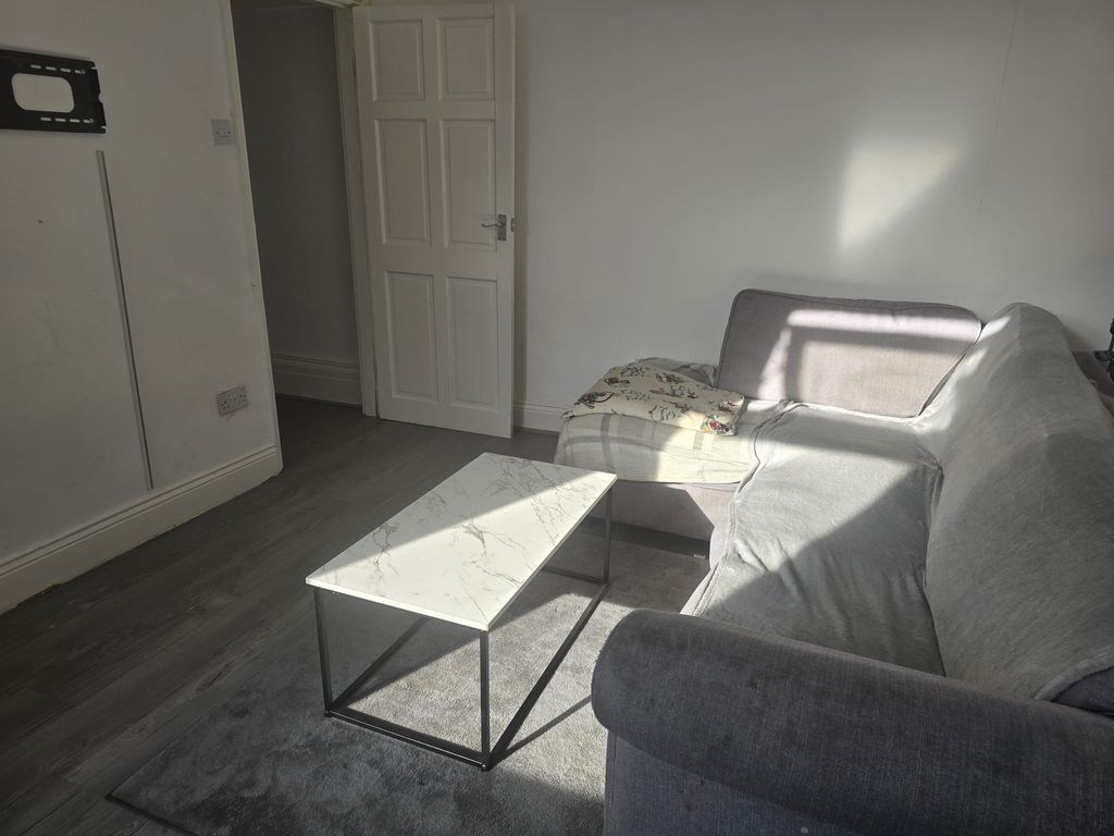 Property photo 1 of 4 1000073943