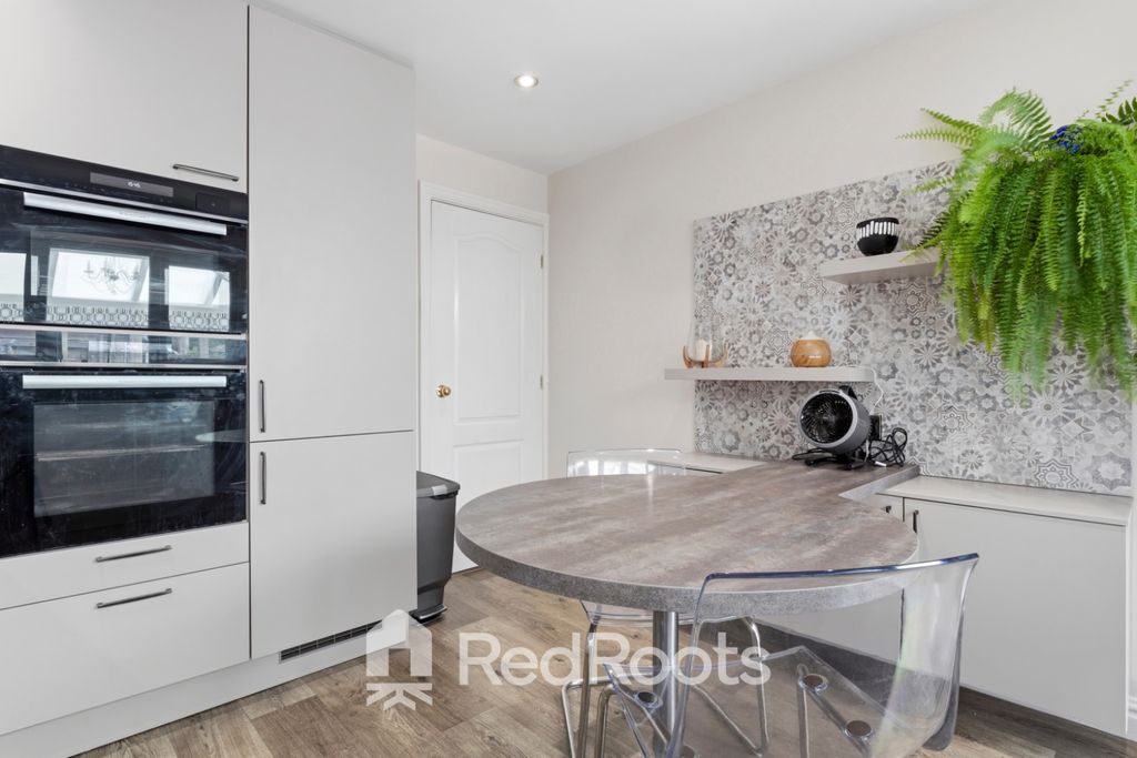 Property photo 3 of 31 5340343