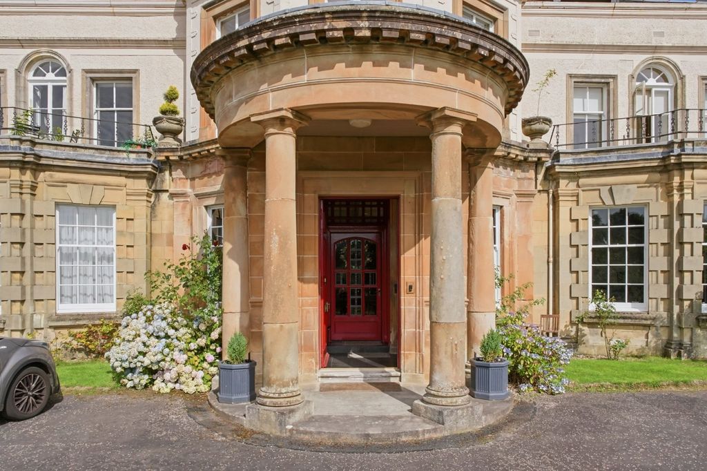 Property photo 2 of 20 Entrance