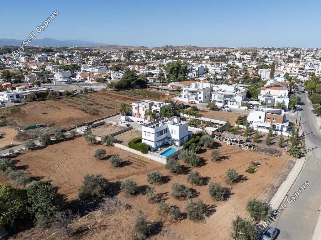 Property photo 3 of 11