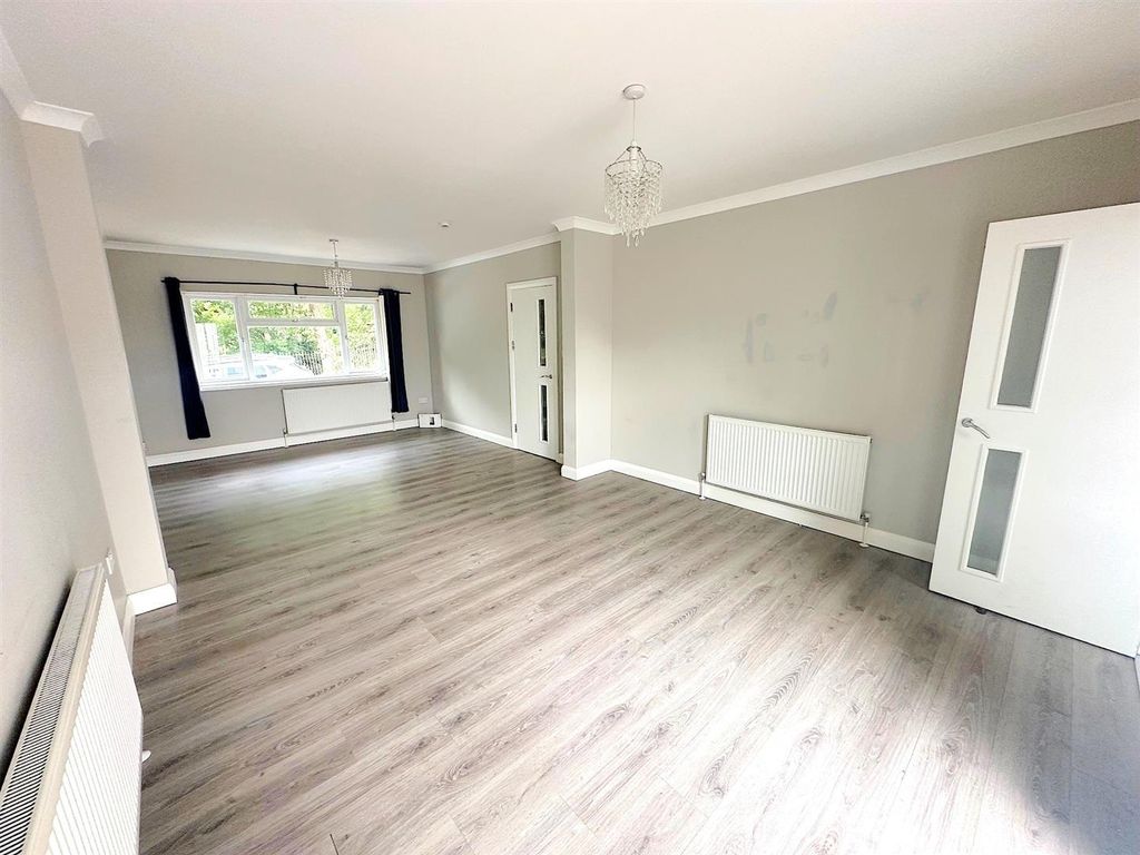 Property photo 2 of 20 18.Jpg