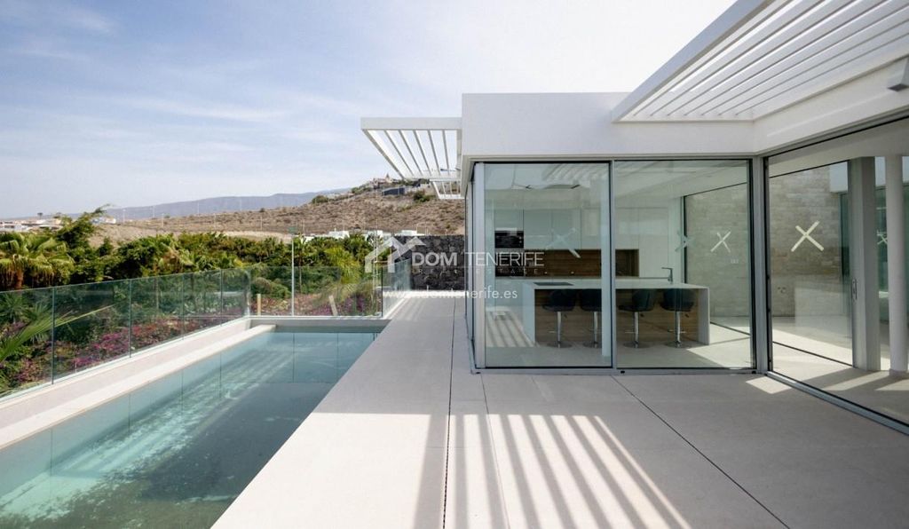 Property photo 1 of 43 Villa, San Eugenio Alto