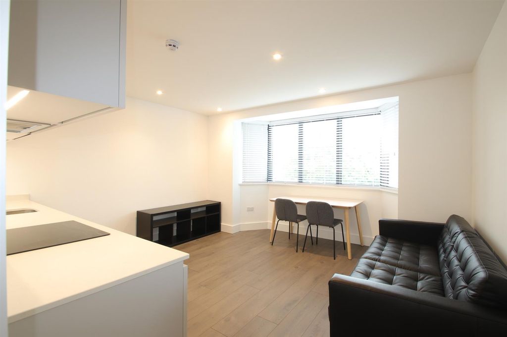 Property photo 1 of 10 Liv.Jpg