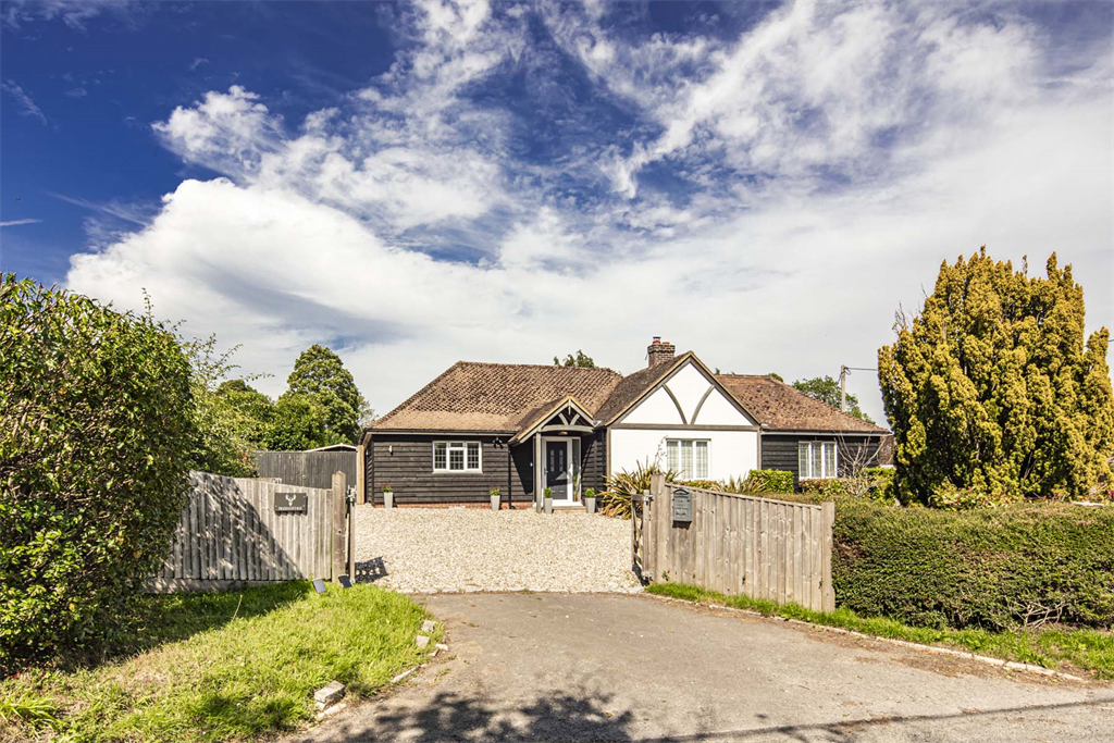 Property photo 2 of 31