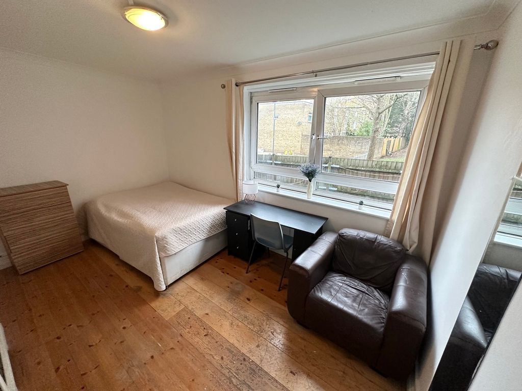 Property photo 1 of 16 Room B