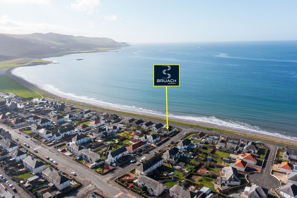 Property photo 2 of 41