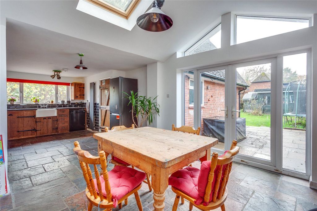 Property photo 2 of 15 Picture No. 17