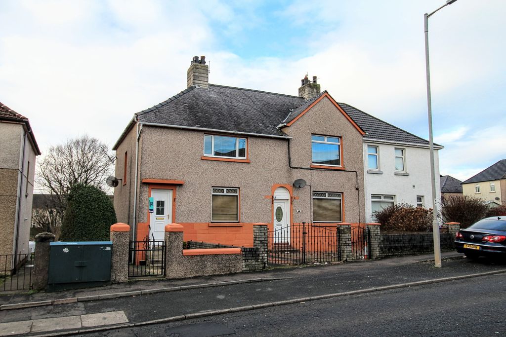 Property photo 1 of 9 External Front