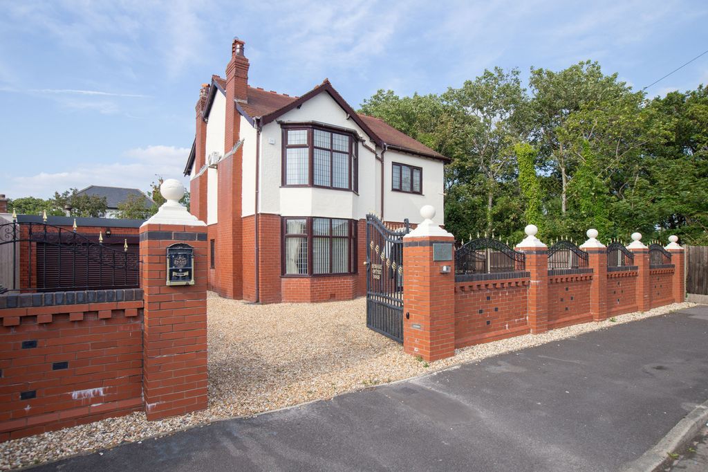 Property photo 1 of 37