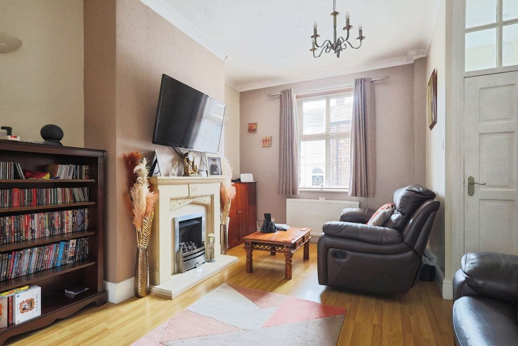 Property photo 2 of 17 Photo
