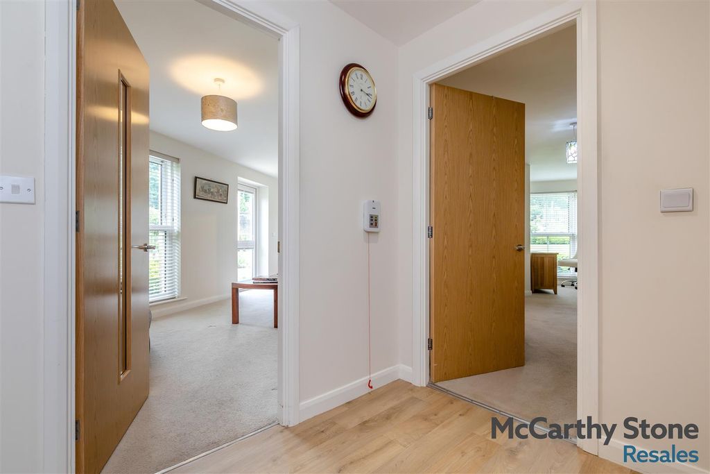 Property photo 2 of 26 8693672-Interior04.Jpg
