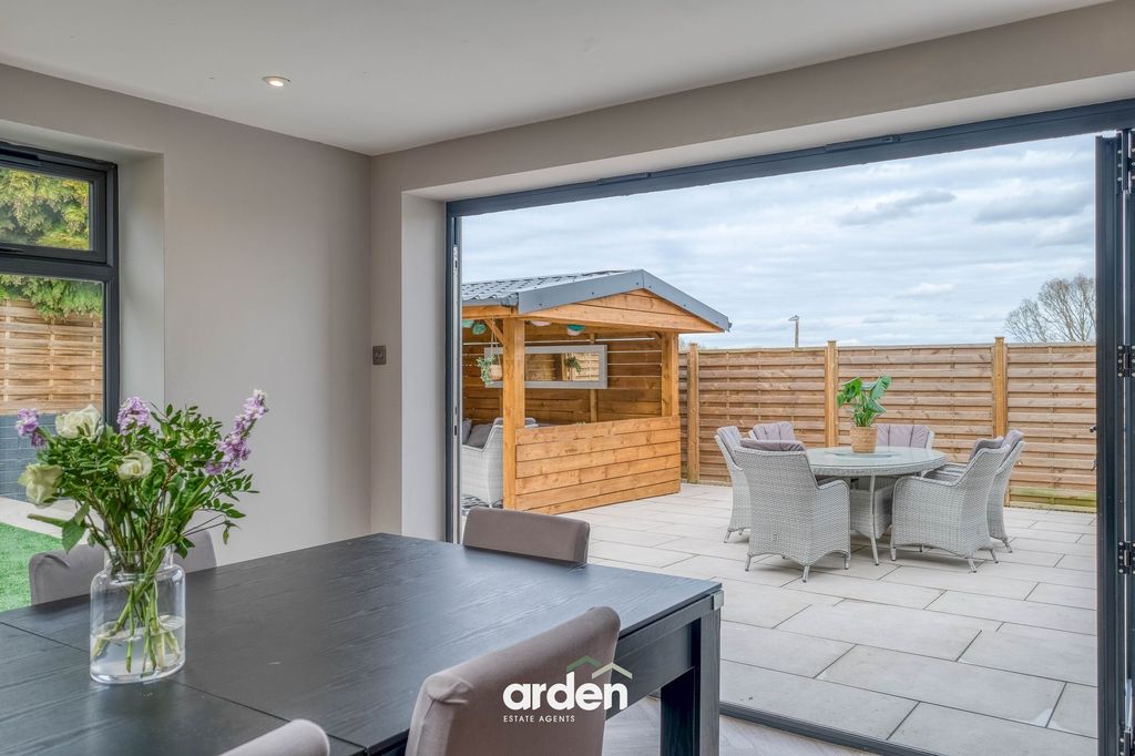 Property photo 3 of 25