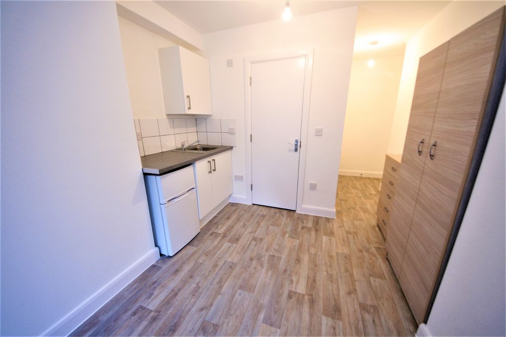 Property photo 1 of 6 4549650