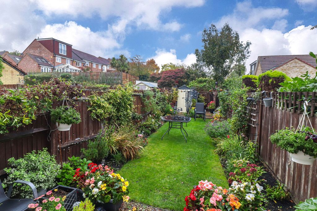 Property photo 2 of 20