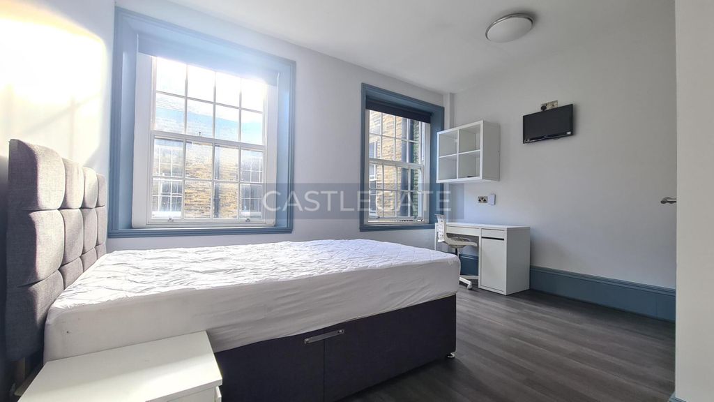 Property photo 1 of 6 Room 3.2.1, Merchants Hall (1)