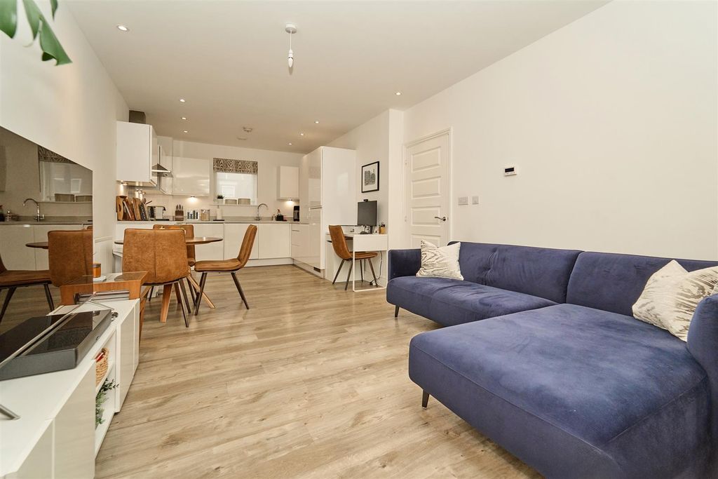 Property photo 3 of 9 Fairlands-0018.Jpg