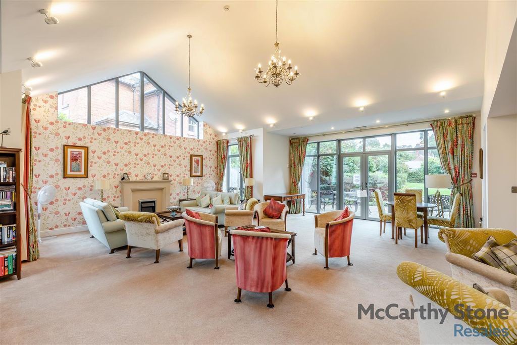 Property photo 2 of 12 8663831-Interior15.Jpg